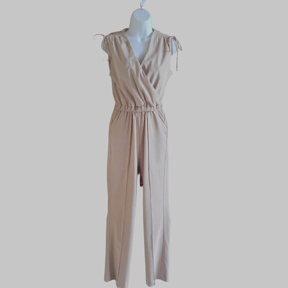 Elegant Cream Jumpsuit - Picture 4 of 8